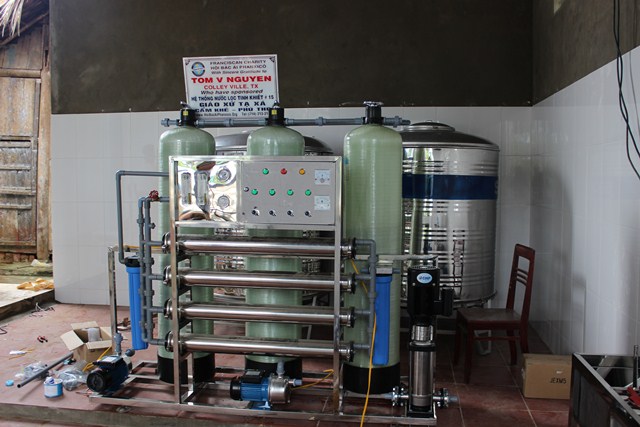 Khánh thành hệ thống máy lọc nước tinh khiết cho người dân xã Tạ Xá – huyện Cẩm Khê – Phú Thọ.