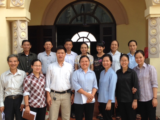 Caritas Hưng Hóahọp bàn chương trình Enfants du Mékong ( EDM)