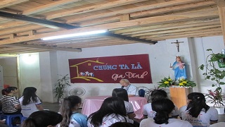 Caritas Hưng Hóa: tổ chức giao lưu hướng nghiệp cho các em học sinh cấp III tại Lưu xá Yên Bình, với chủ đề : “Đường đến thành công ”