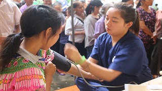 Khám, tư vấn sức khỏe và cấp thuốc miễn phí tại Tân Quang, Bắc Quang, Hà Giang.