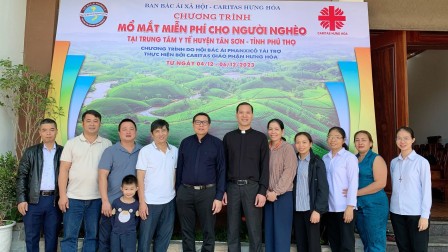 Caritas Hưng Hóa thực hiện chương trình mổ mắt miễn phí cho người nghèo tại Trung tâm Y tế huyện Tân Sơn, tỉnh Phú Thọ